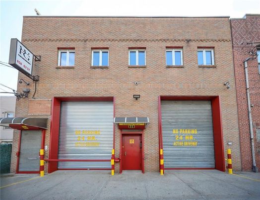 Attached, Exterior, Facade, Brick Facade, Rowhouse