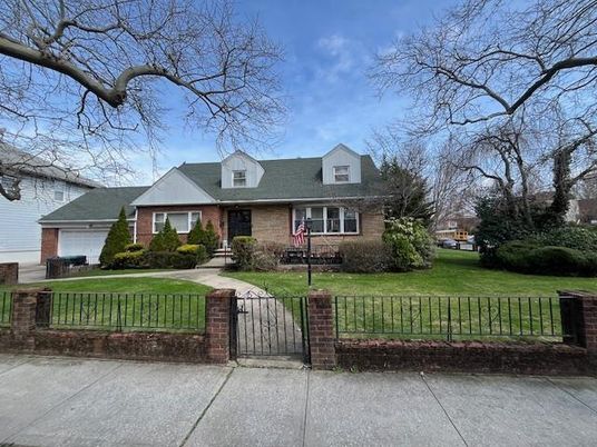 Attached, Exterior, Facade, Brick Facade, Cape Cod