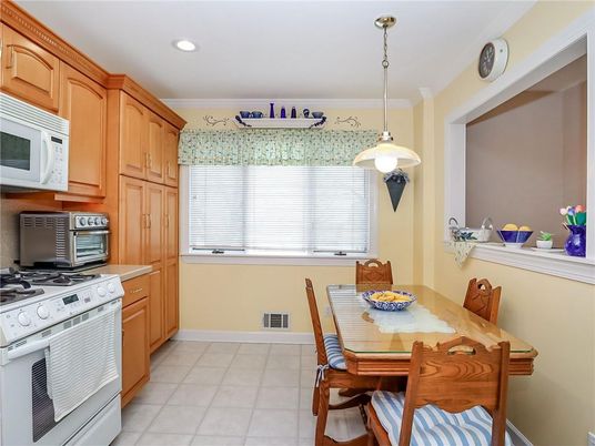Dining room, Interior, Kitchen, Pendant Lights, Recessed Lighting