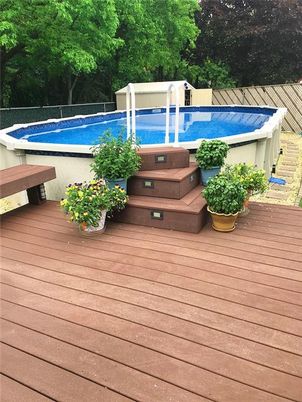 Exterior, Pool