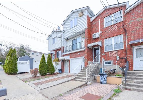 Attached, Exterior, Facade, Brick Facade, Rowhouse