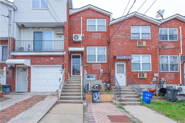 Attached, Exterior, Facade, Brick Facade, Rowhouse