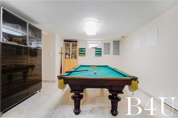 Billiard Table, Game Room, Interior