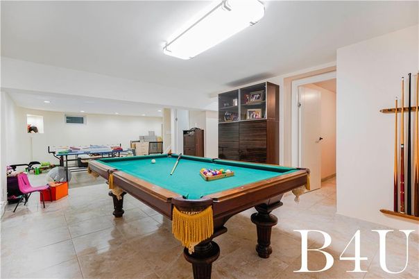 Billiard Table, Game Room, Interior, Recessed Lighting