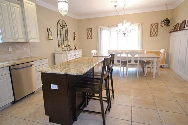 Chandelier, Dining room, Interior, Kitchen, Pendant Lights