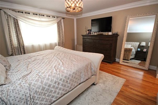 Bedroom, Interior, Pendant Lights, Wood Texture Flooring