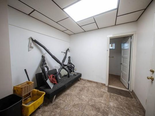 Fitness Equipment, Interior, Recessed Lighting