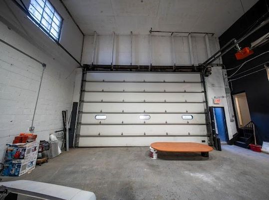 Garage, Interior