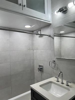 Bathroom, Interior, Recessed Lighting