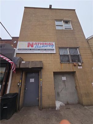Exterior, Facade, Highrise