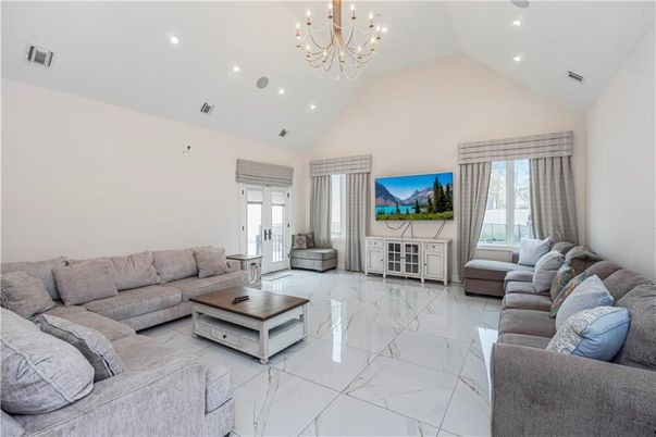 Chandelier, Interior, Living room, Marble, Recessed Lighting