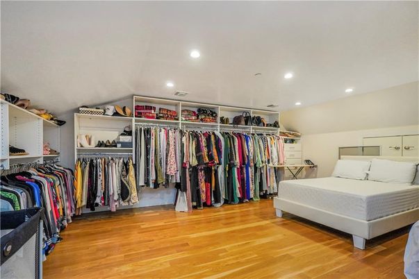 Bedroom, Interior, Recessed Lighting, Walk-in Closets, Wood Texture Flooring