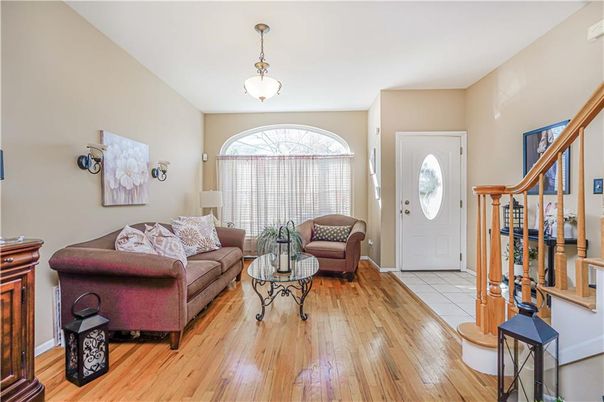 Interior, Living room, Pendant Lights, Wood Texture Flooring