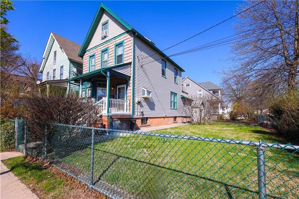 Backyard, Exterior, Facade, Queen Anne Victorian