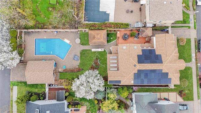 Exterior, Drone