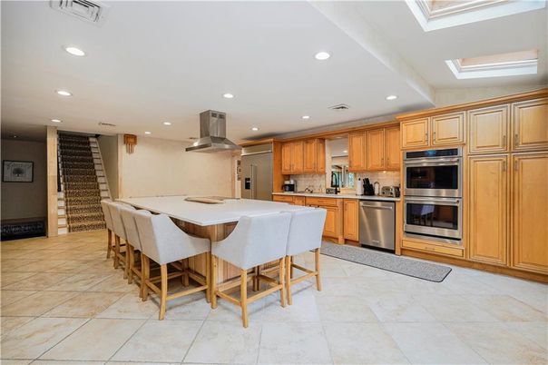 Dining room, Interior, Kitchen, Recessed Lighting, Stainless Steel Appliances