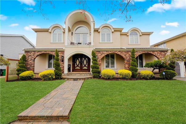 Backyard, Exterior, Facade, Brick Facade, French Provincial