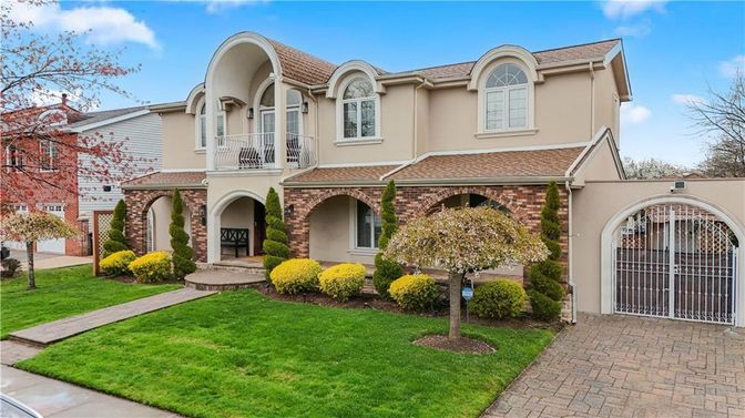 Exterior, Facade, Brick Facade, Mediterranean