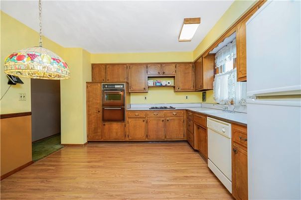 Interior, Kitchen, Pendant Lights, Wood Texture Flooring