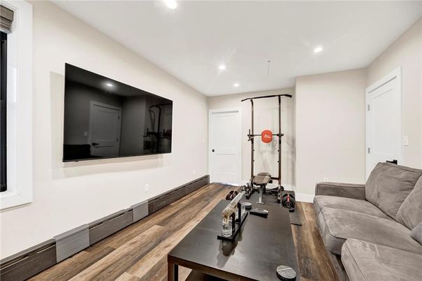 Fitness Equipment, Interior, Living room, Recessed Lighting, Wood Texture Flooring