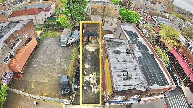 Exterior, Drone