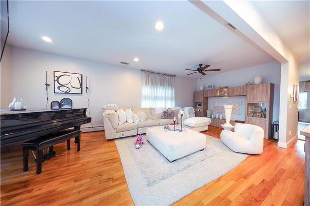 Interior, Living room, Piano, Recessed Lighting, Wood Texture Flooring