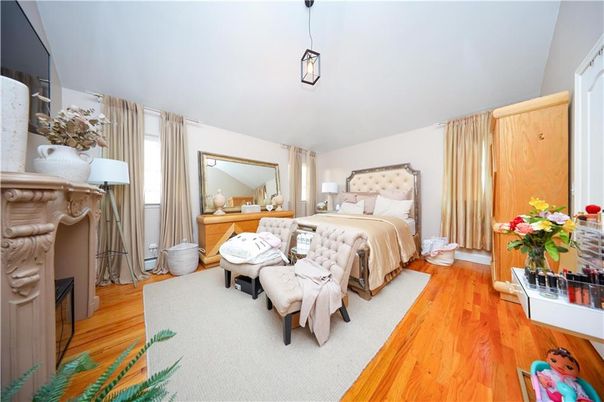 Bedroom, Interior, Pendant Lights, Wood Texture Flooring