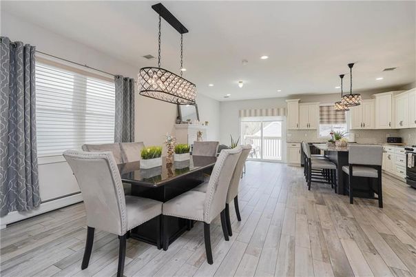 Chandelier, Dining room, Interior, Kitchen, Pendant Lights, Recessed Lighting, Wood Texture Flooring