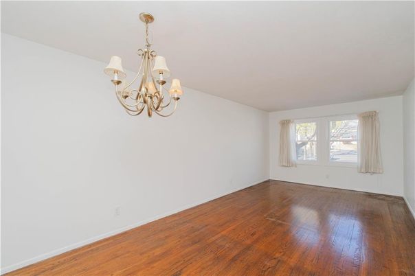 Chandelier, Empty room, Interior, Wood Texture Flooring