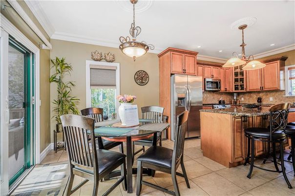 Dining room, Interior, Kitchen, Pendant Lights, Recessed Lighting, Stainless Steel Appliances