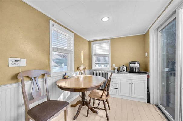 Dining room, Interior, Recessed Lighting