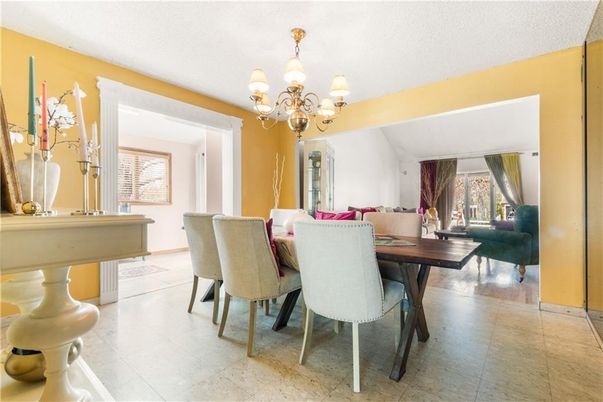 Chandelier, Dining room, Interior, Living room