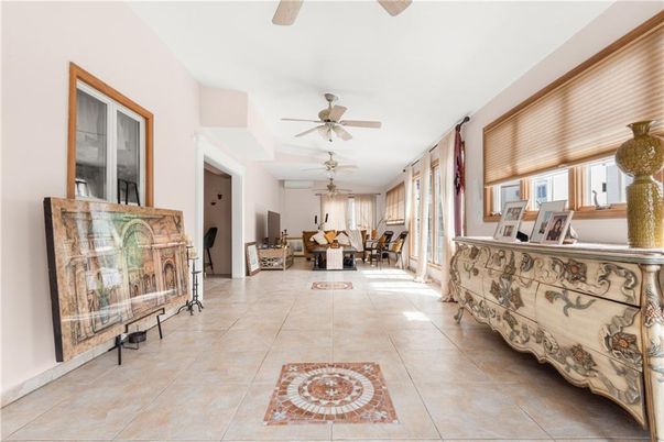Dining room, Interior