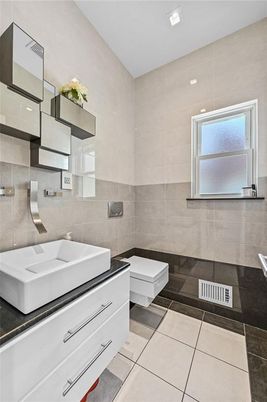 Bathroom, Interior, Recessed Lighting
