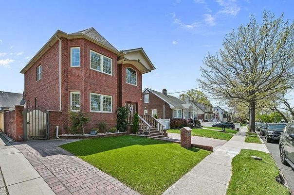 Exterior, Facade, Brick Facade, Brick Traditional