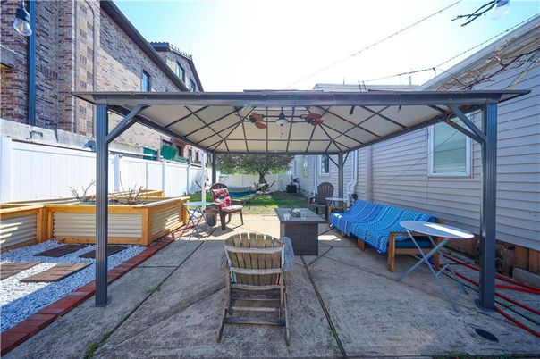 Exterior, Hot Tub