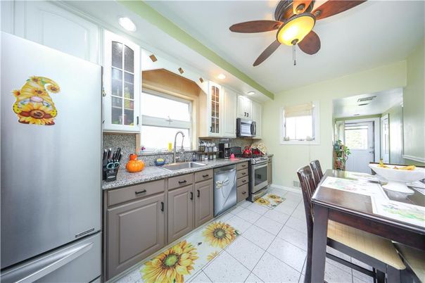 Dining room, Interior, Kitchen, Recessed Lighting