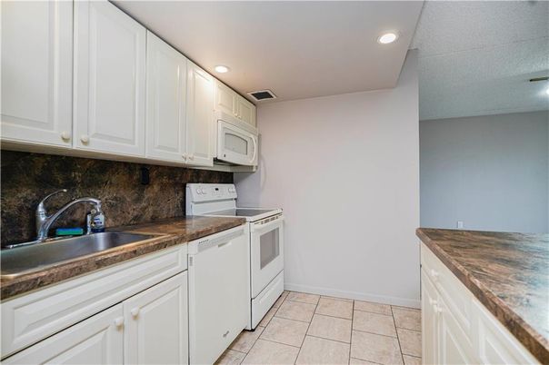 Interior, Kitchen, Recessed Lighting, Washer