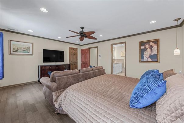 Bedroom, Interior, Pendant Lights, Recessed Lighting, Wood Texture Flooring