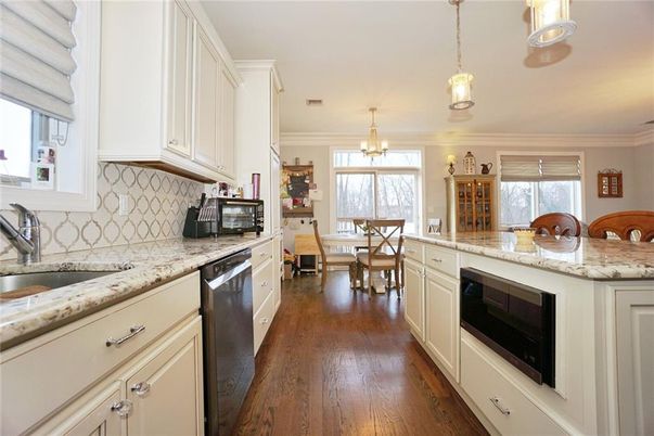 Chandelier, Dining room, Interior, Kitchen, Pendant Lights, Wood Texture Flooring