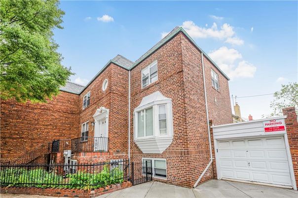 Attached, Exterior, Facade, Brick Facade, Rowhouse
