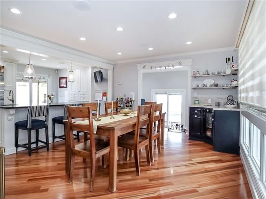 Dining room, Interior, Kitchen, Pendant Lights, Recessed Lighting, Wood Texture Flooring