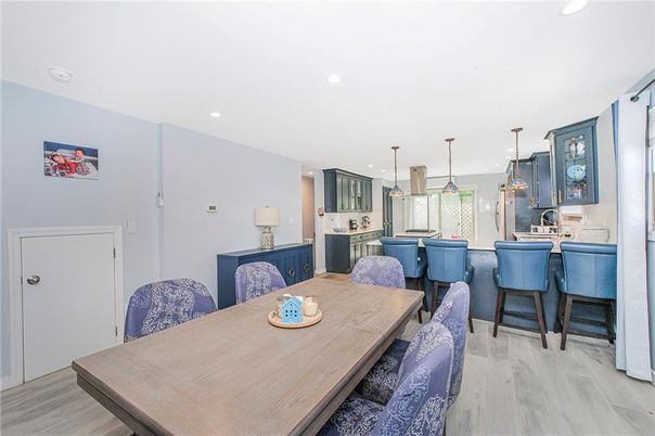 Dining room, Interior, Kitchen, Pendant Lights, Recessed Lighting, Wood Texture Flooring