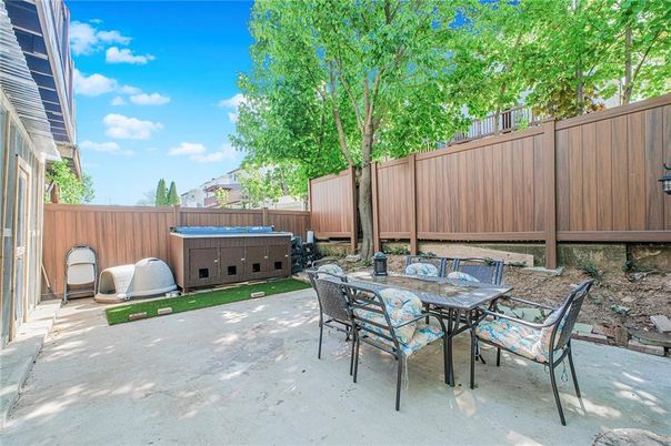 Exterior, Hot Tub