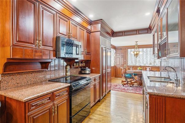 Chandelier, Dining room, Interior, Kitchen, Recessed Lighting, Wood Texture Flooring