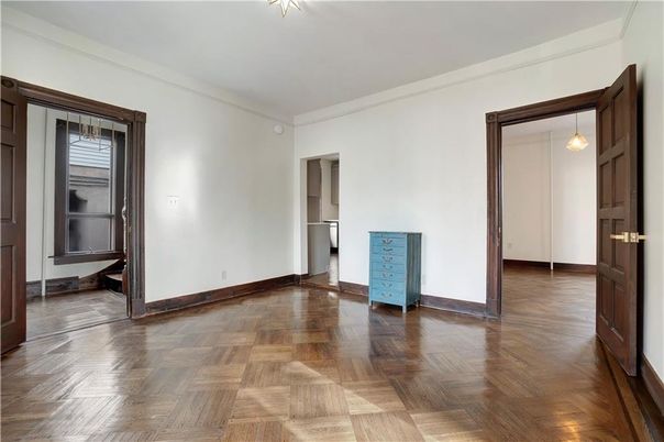 Empty room, Interior, Pendant Lights, Wood Texture Flooring