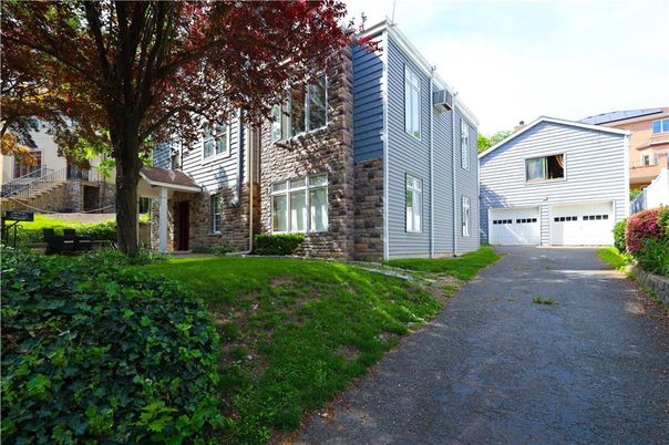Attached, Exterior, Facade, Raised Ranch