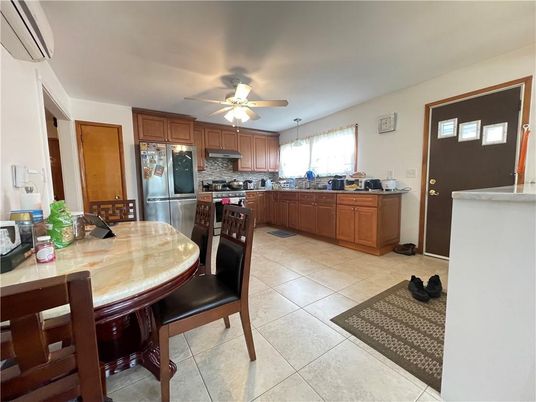 Dining room, Interior, Kitchen, Stainless Steel Appliances