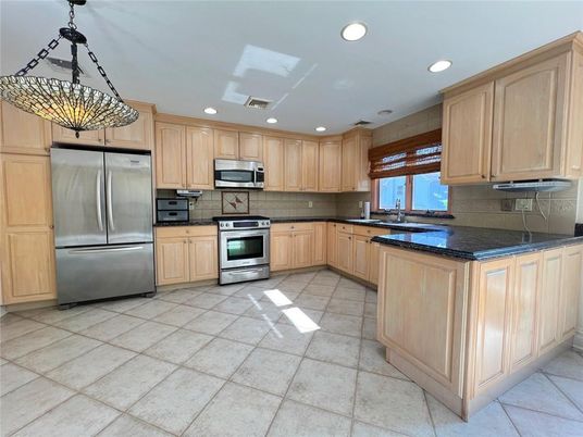 Interior, Kitchen, Pendant Lights, Recessed Lighting, Stainless Steel Appliances
