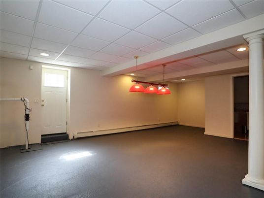 Empty room, Interior, Recessed Lighting